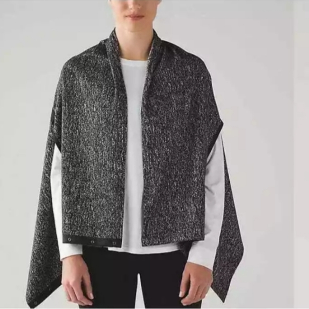 Lululemon Vinyasa scarf convertible design with arm holes